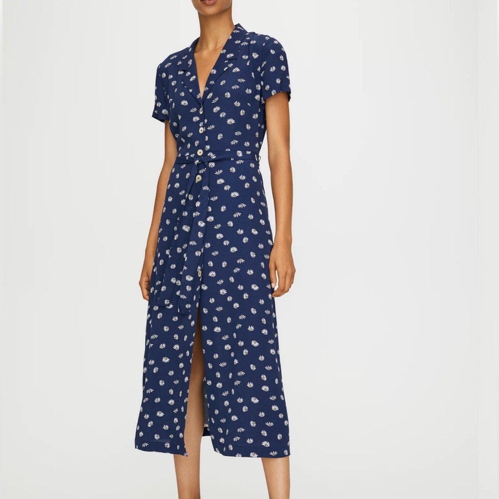 Wilfred Aritzia navy floral shirt dress with belt size S 🌸